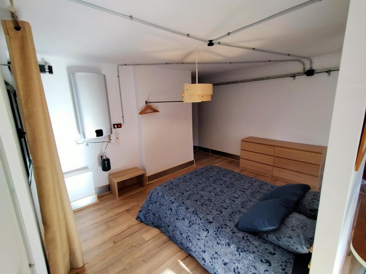 Lotila Flats Mieres Appartement Mieres  Buitenkant foto