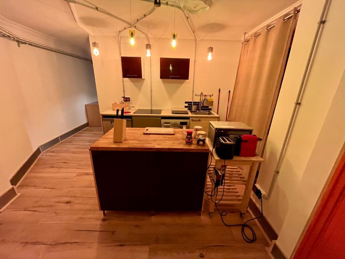 Lotila Flats Mieres Appartement Mieres  Buitenkant foto
