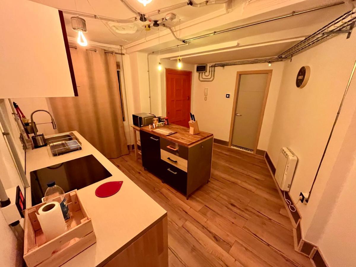Lotila Flats Mieres Appartement Mieres  Buitenkant foto